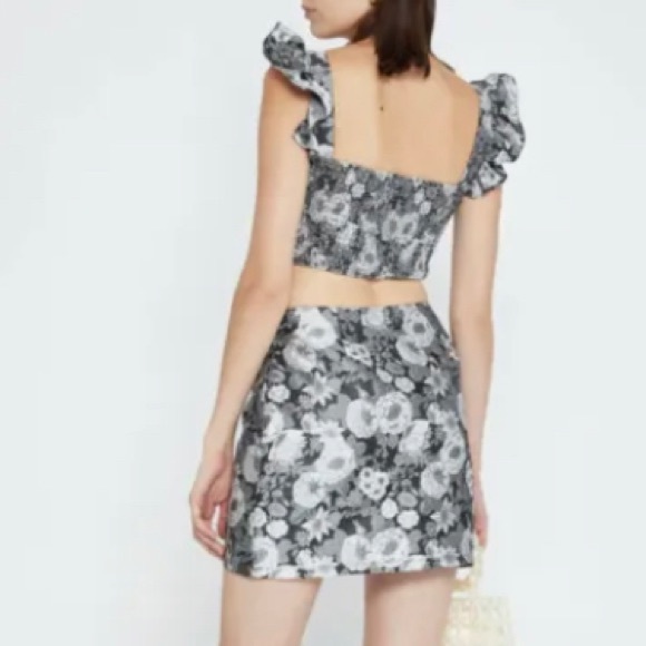 Kourt Tela Matching Skirt and Crop Top Silver Gray Black Floral Design M - Picture 15 of 15